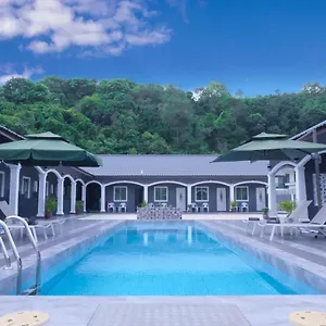 Курортный комплекс Cenang With Pool By Virgo Star